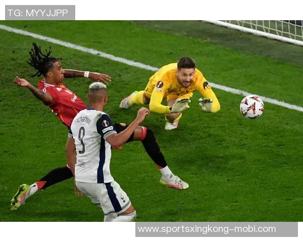 维卡里奥承认失误导致第二个丢球本想大脚解围却踢疵了 维卡里奥承认失误导致第二个丢球本想大脚解围却踢疵了